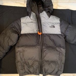 North face reversible boys moondoggy jacket M